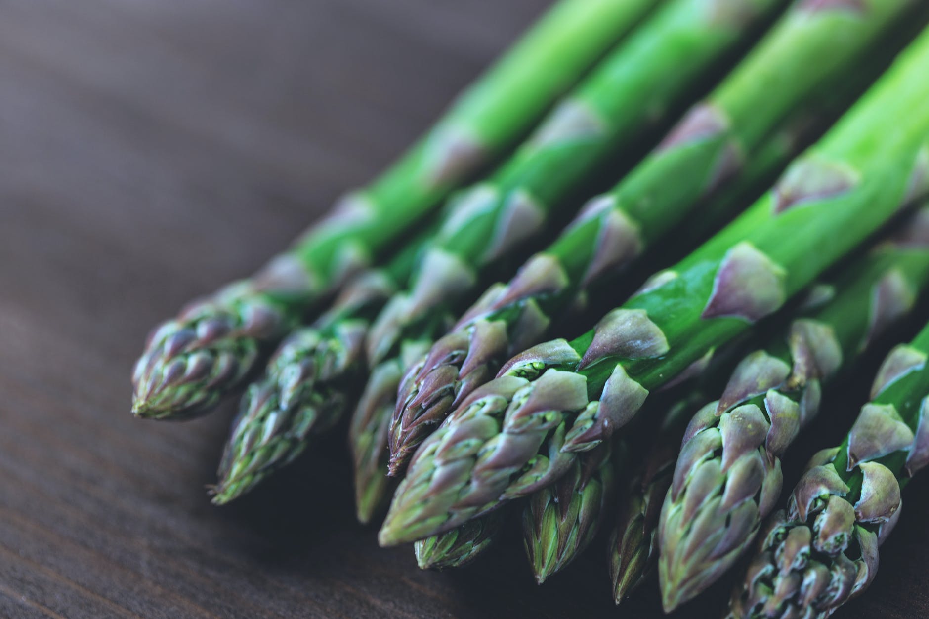 shallow photo of asparagus